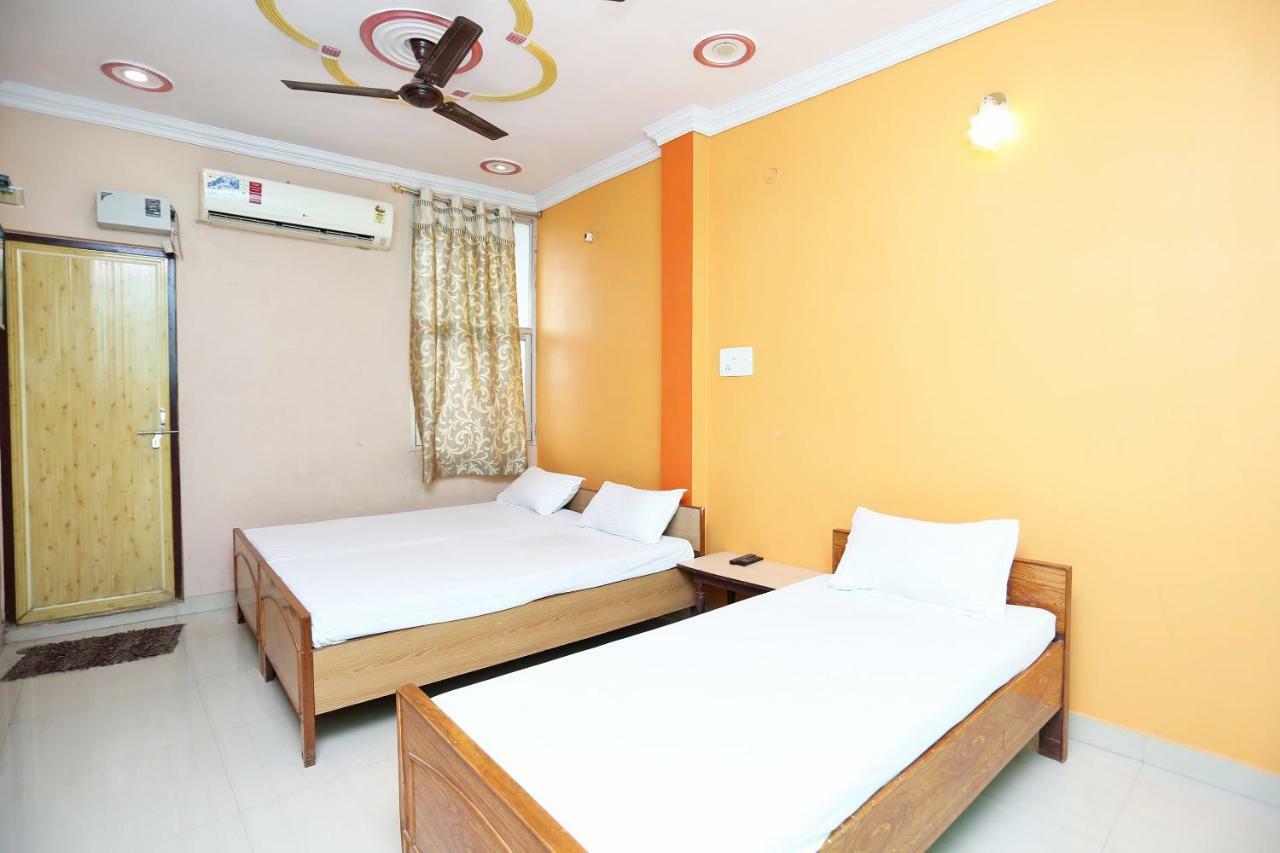 Spot On 45585 Hotel Aakash Ganga Varanasi Luaran gambar
